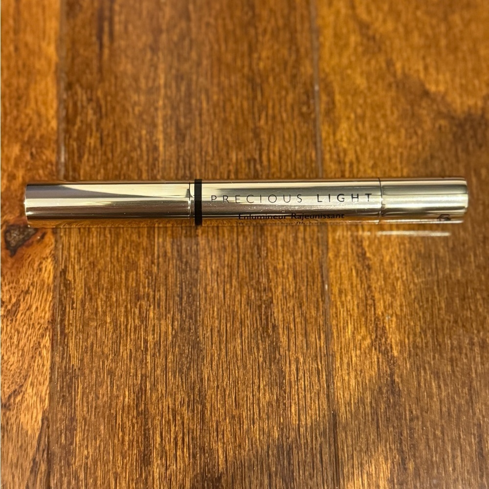 Guerlain Precious Light Rejuvenating Illuminator Concealer 0.05 Oz 00 Light Rosy - Picture 4 of 5